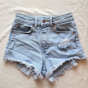 H&M -Divided Jean Shorts Light Wash Frayed Distressed Cut off Booty Shorts Sz 0